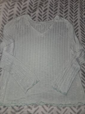 Light Mint Ribbed V-Neck Long Sleeve Top